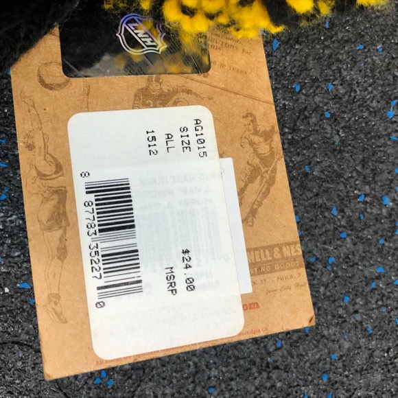 NWT Mitchell Ness Boston Bruins Beenie - Picture 2 of 3